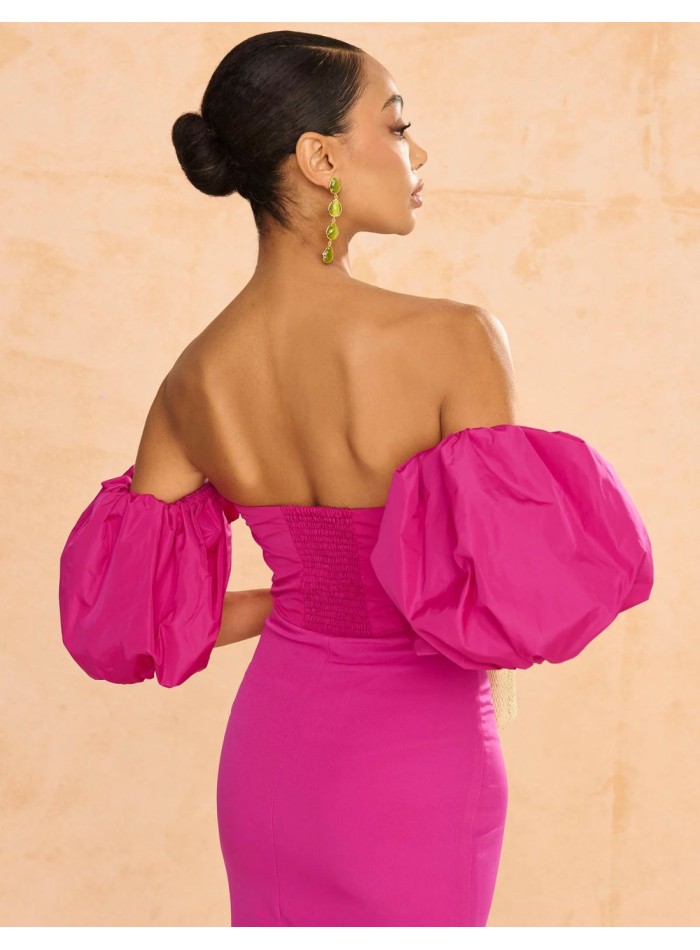 Midi dress for guest with puffed sleeves and slit