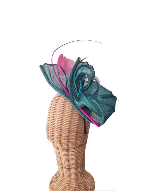 Guest headdress in petroleum silk sinamay with feathers 2