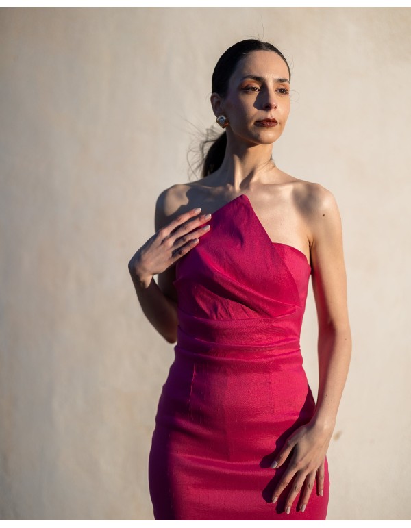Vestido midi escote palabra de honor asimétrico y abertura 2