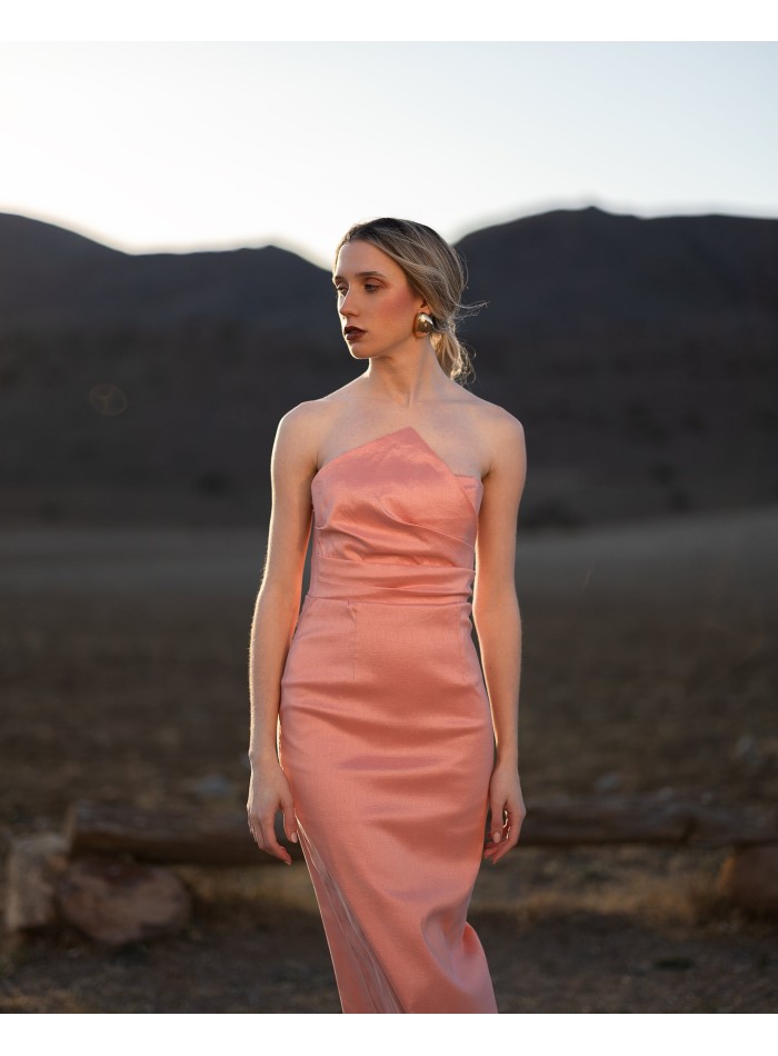 Asymmetrical strapless strapless midi dress and slit