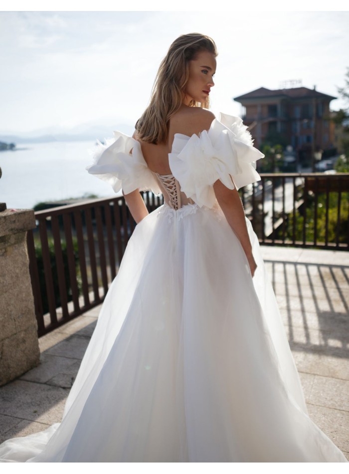 Long wedding dress in tulle with detachable...