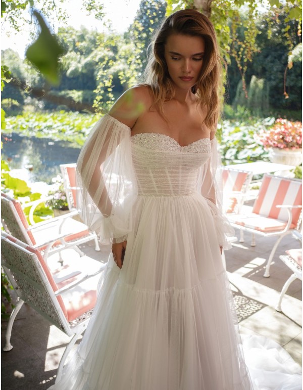 Robe de mariée longue avec corset et longues manches...