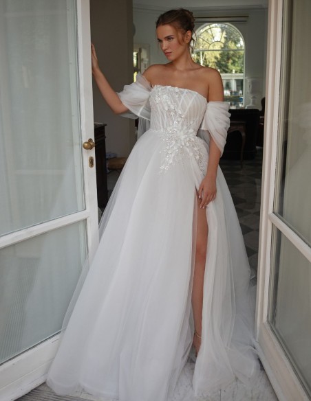 Robe de mariée ivoire en tulle avec décolleté bustier