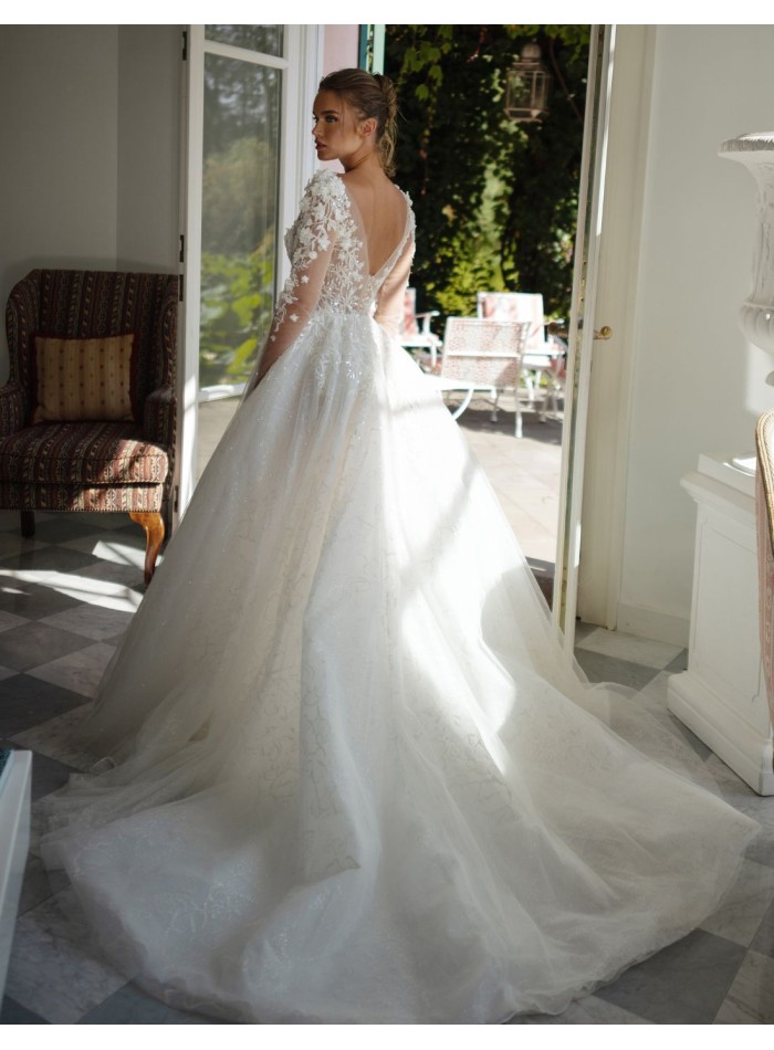 Robe de mariée ivoire avec encolure illusion,...