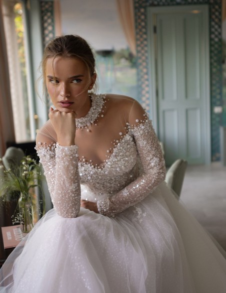 Vestido de novia marfil con escote y espalda ilusión Vestido de novia marfil con escote y espalda ilusión