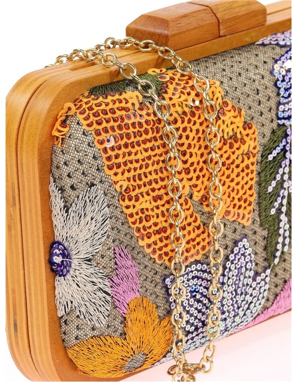 Bolso de mano con pedrería floral cosida a mano 2