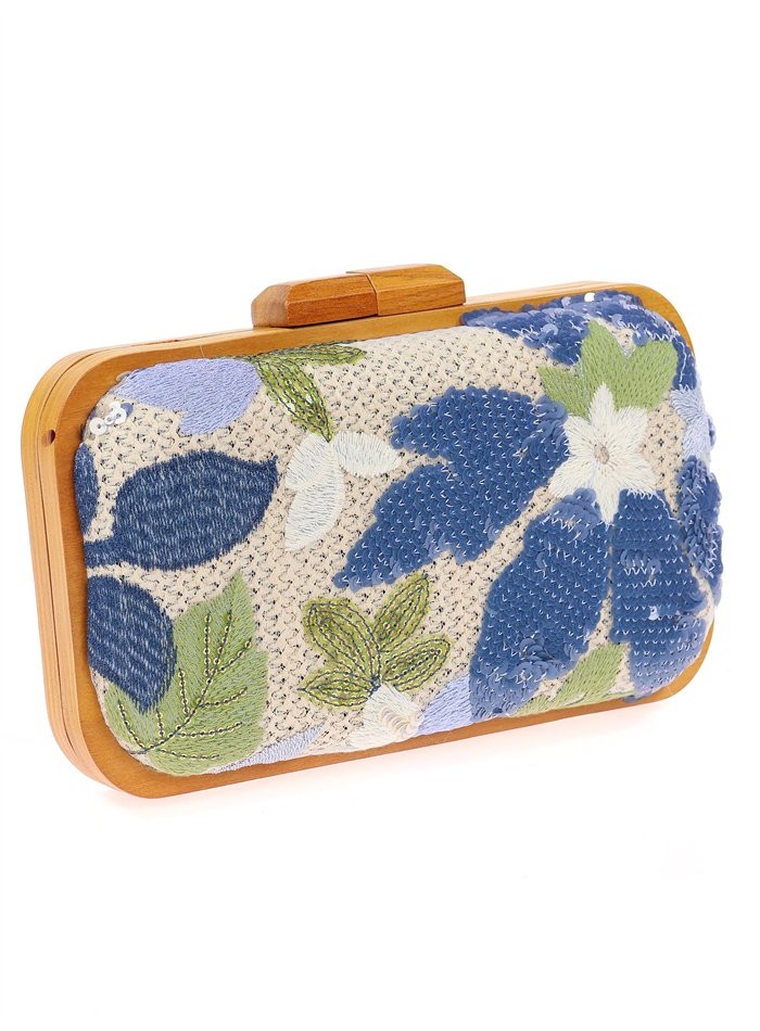 Bolso de mano con pedrería floral cosida a mano con madera y cierre iman
