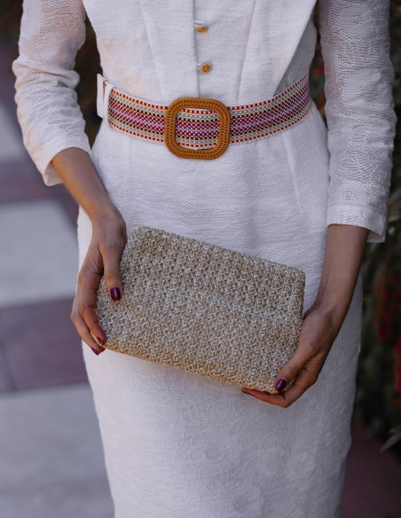 Sac en raphia avec fermoir aimanté et longue chaîne