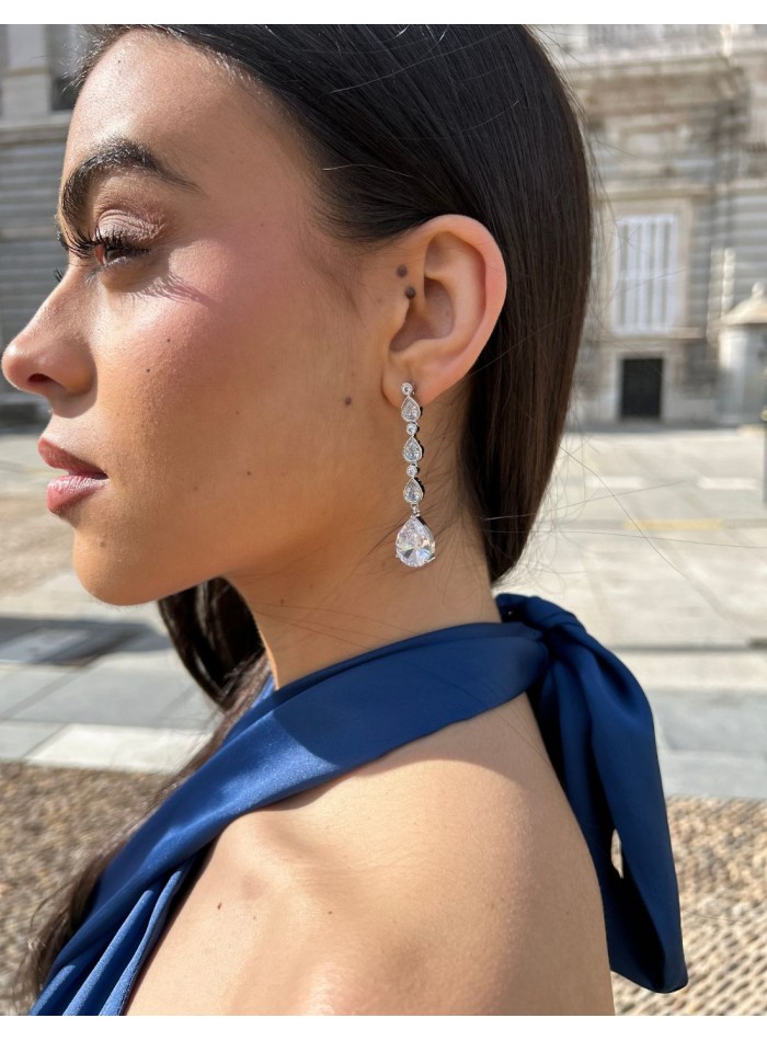 Long earrings with crystals and semi-precious stones