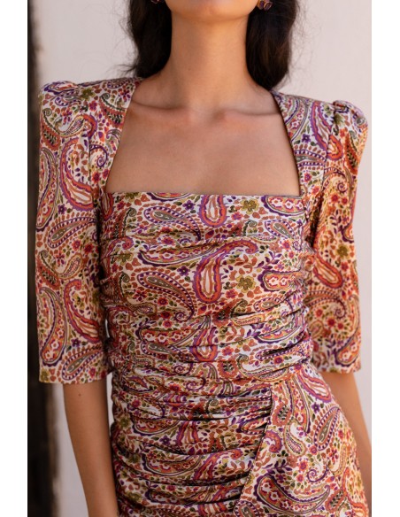 Vestido midi estampado amebas con manga francesa para graduaciones Vestido midi estampado amebas con manga francesa para graduaciones