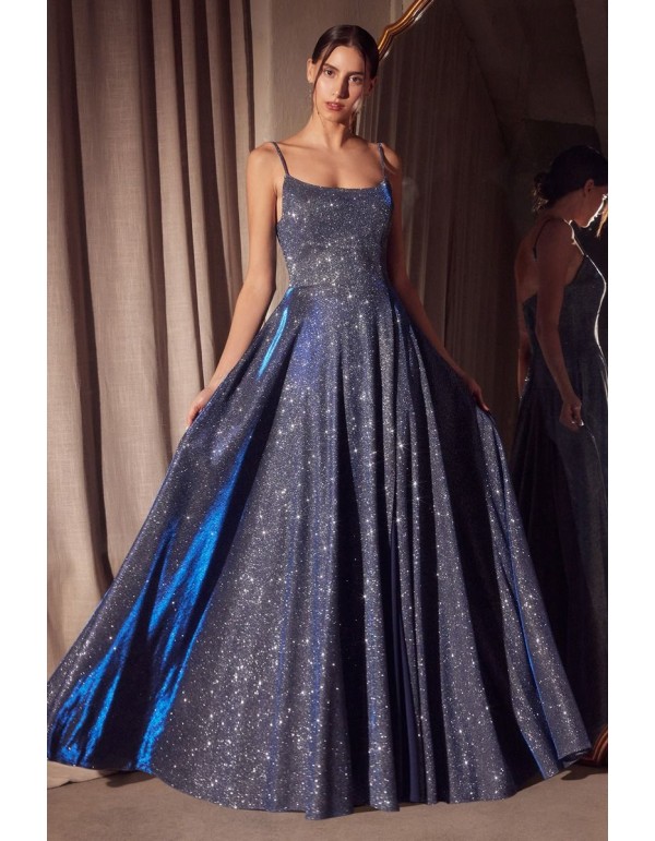Vestido de invitada largo con corte imperio y falda de vuelo en azul noche