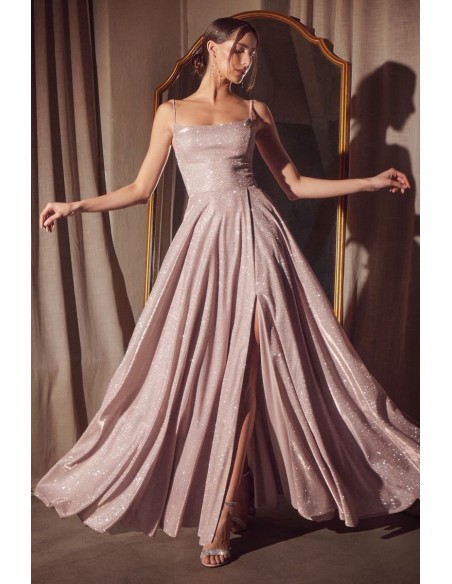 Vestido de invitada largo con corte imperio y falda de vuelo en un precioso rosa empolvado