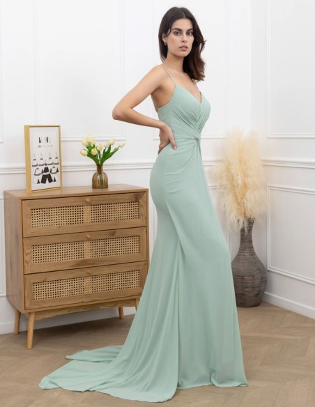 Robe d'invité longue avec corsage drapé et fines bretelles