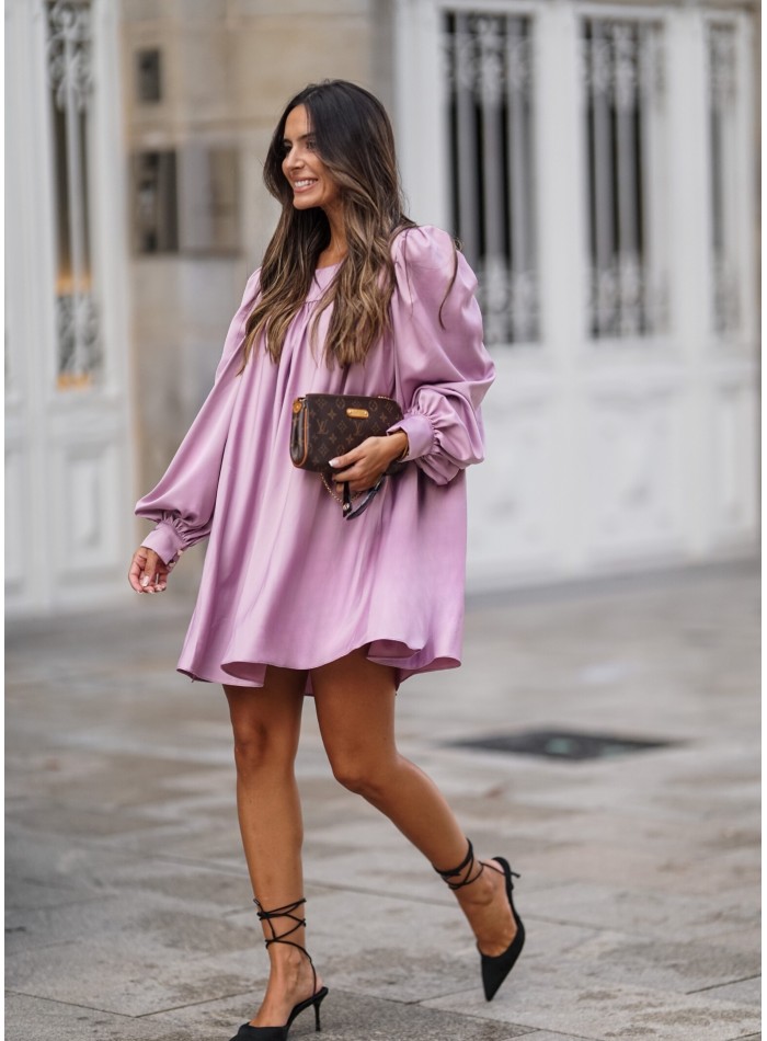 Short lilac dress with wide cut