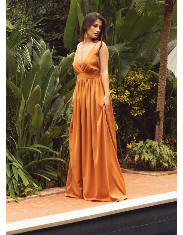 Robe longue en terre cuite avec décolleté plongeant et...