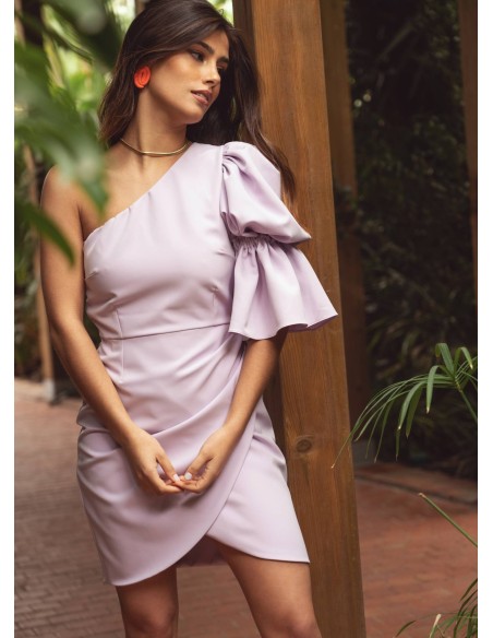 Short lilac dress with asymmetrical neckline and gathered sleeves