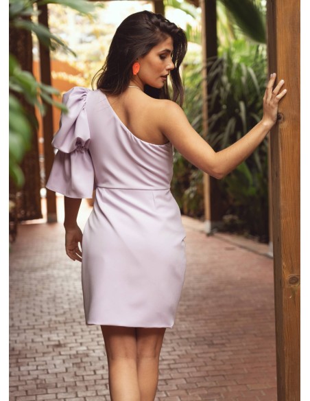 Short lilac dress with asymmetrical neckline and gathered sleeves
