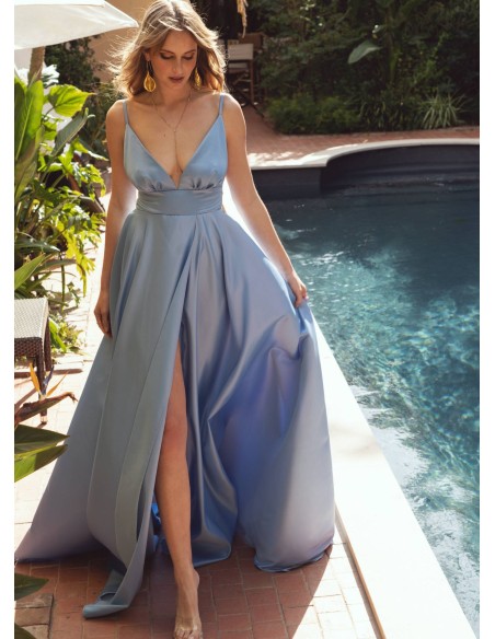 Blue long dress with plunging neckline and princess cut
