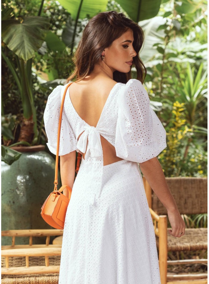 Vestido midi blanco con bordado inglés
