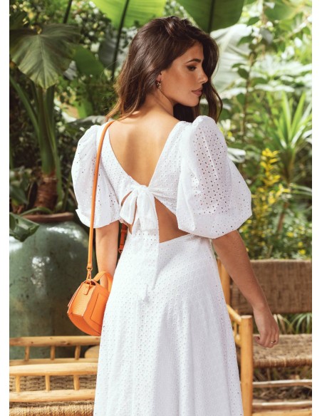 Vestido midi blanco con bordado inglés