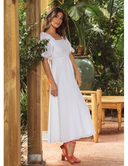 Vestido midi blanco con bordado inglés