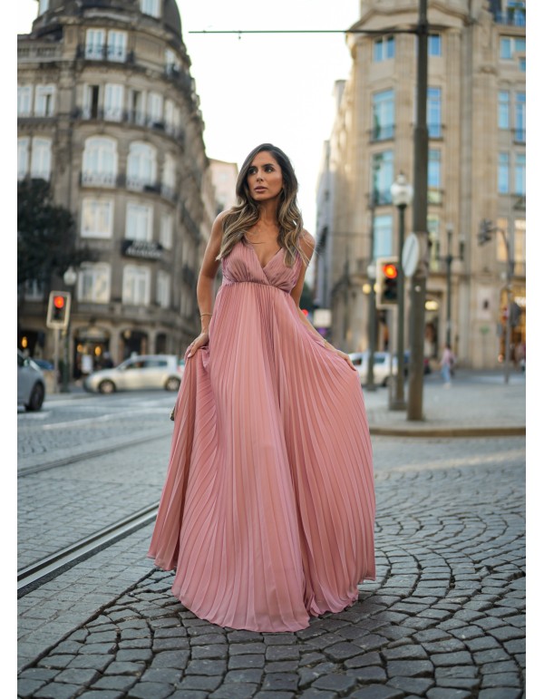 Robe longue plissée avec décolleté plongeant rose