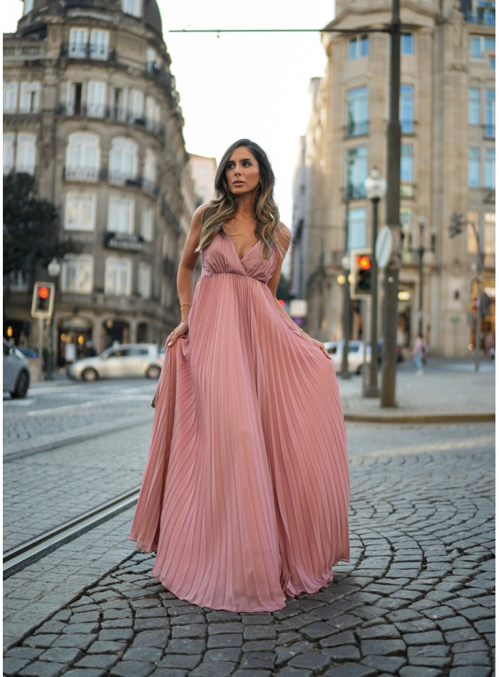 Robe longue plissée avec décolleté plongeant rose