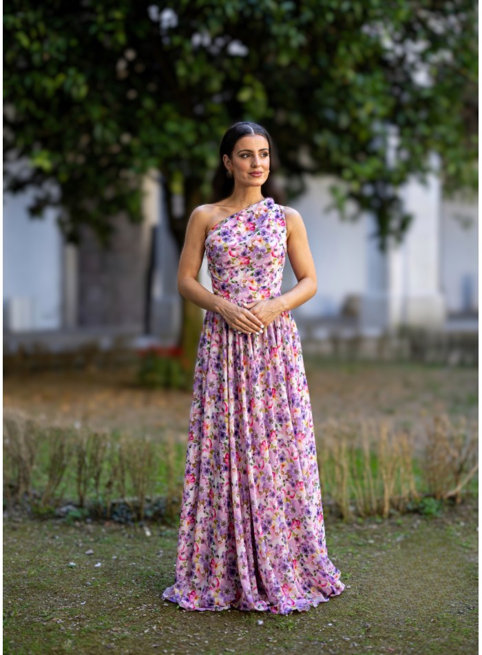 Robe longue drapée imprimée avec encolure asymétrique