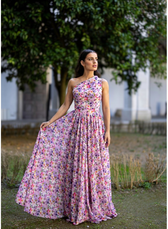 Robe longue drapée imprimée avec encolure...