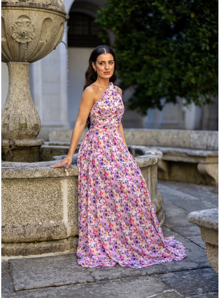 Vestido largo drapeado estampado con escote asimétrico