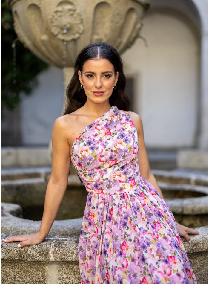 Robe longue drapée imprimée avec encolure...