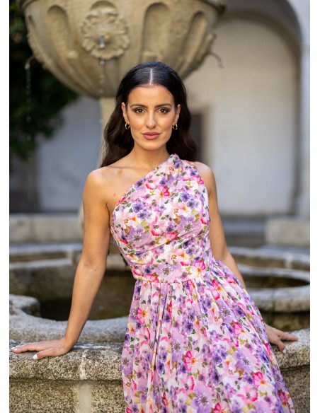 Robe longue drapée imprimée avec encolure asymétrique