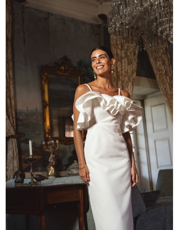 Robe midi blanche à encolure volantée 2