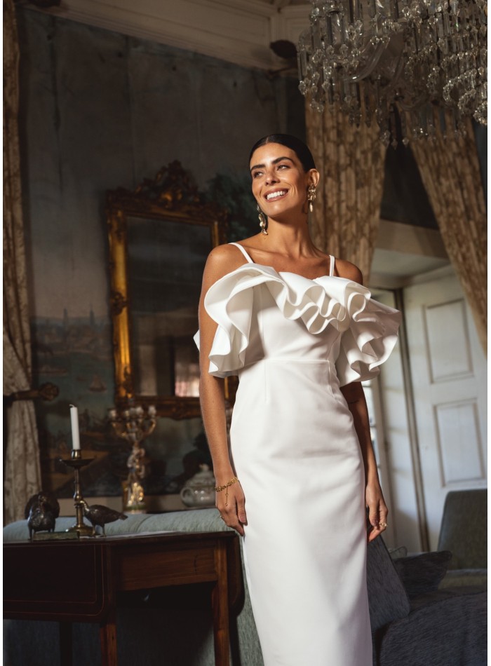 Vestido midi blanco con escote con volantes