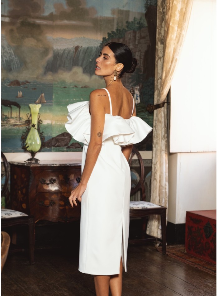 Vestido midi blanco con escote con volantes