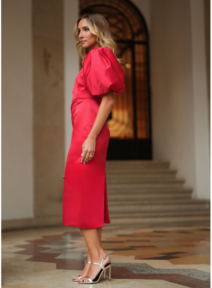 Vestido midi rojo con manga abullonada