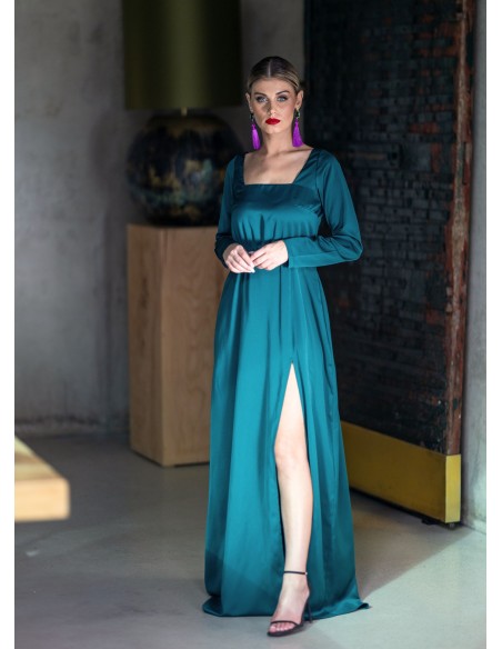 Vestido largo verde con escote cuadrado