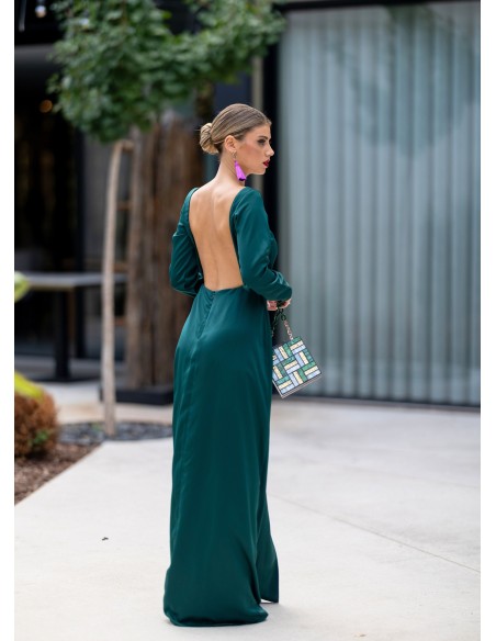 Robe longue verte à encolure carrée