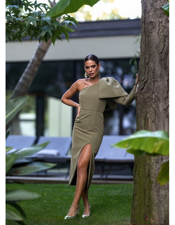 Green midi dress with bow on the sleeve