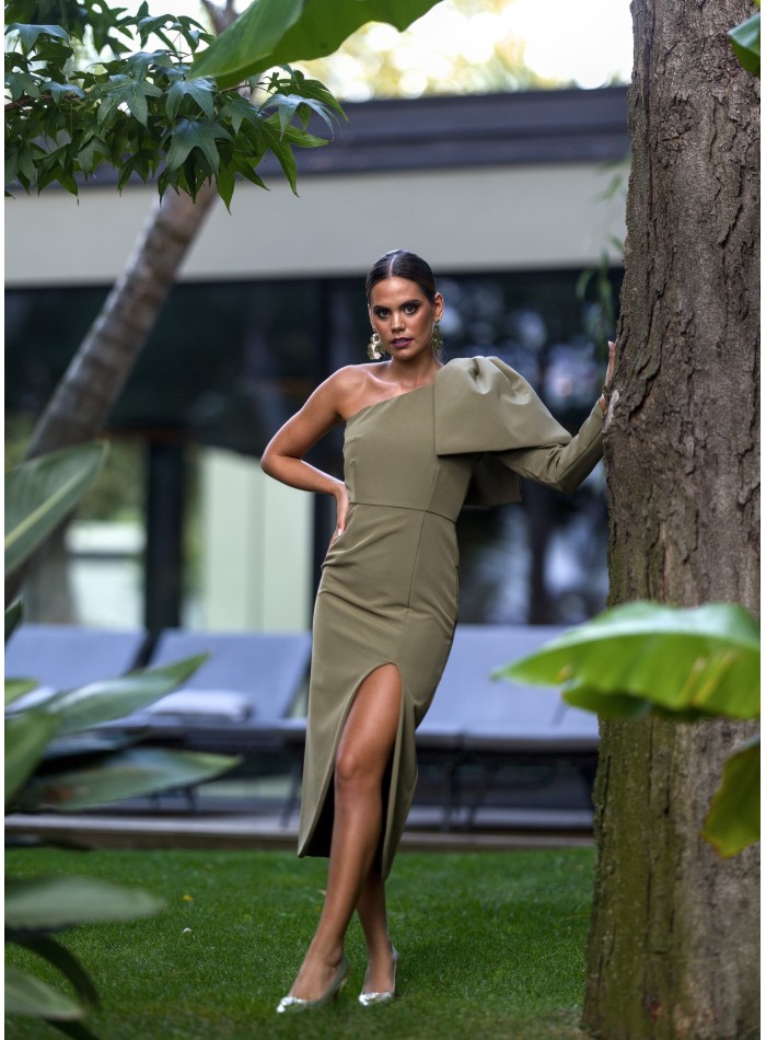 Green midi dress with bow on the sleeve