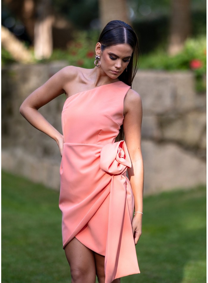 Short salmon dress with flower