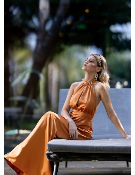 Robe longue de coupe évasée avec cape