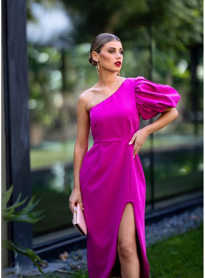 Vestido de invitada midi asimétrico con manga abullonada