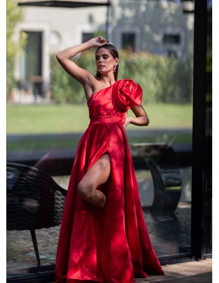 Vestido de invitada estructurado princesa rojo