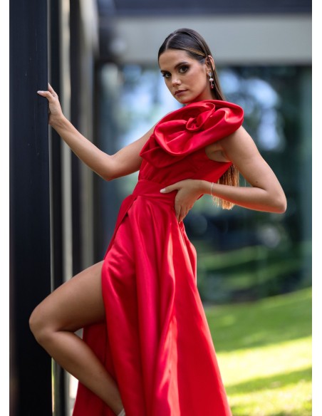 Vestido de invitada estructurado princesa rojo