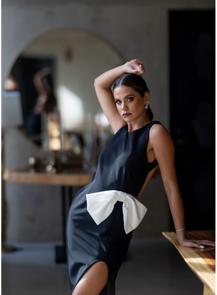 Vestido de invitada largo negro con lazo