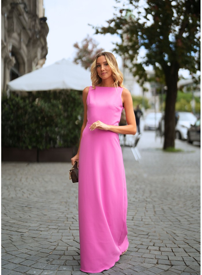 Vestido largo rosa con espalda descubierta