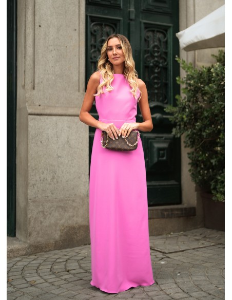 Vestido largo rosa con espalda descubierta