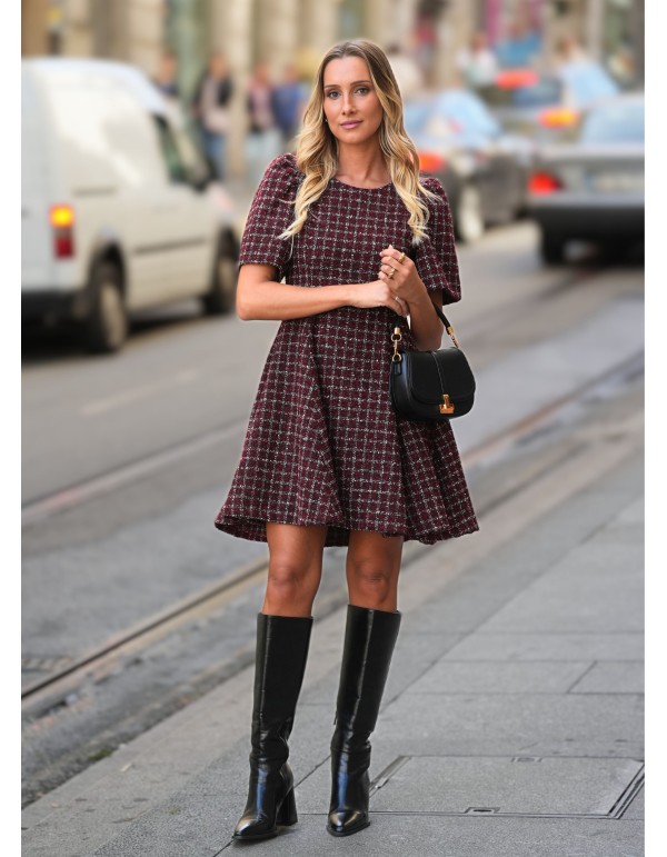 Ver mi tienda
Vestido corto de tweed rojo 2