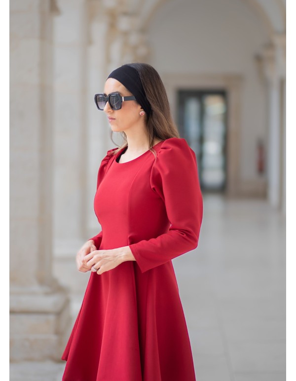 Robe rouge courte à manches longues et volant 2